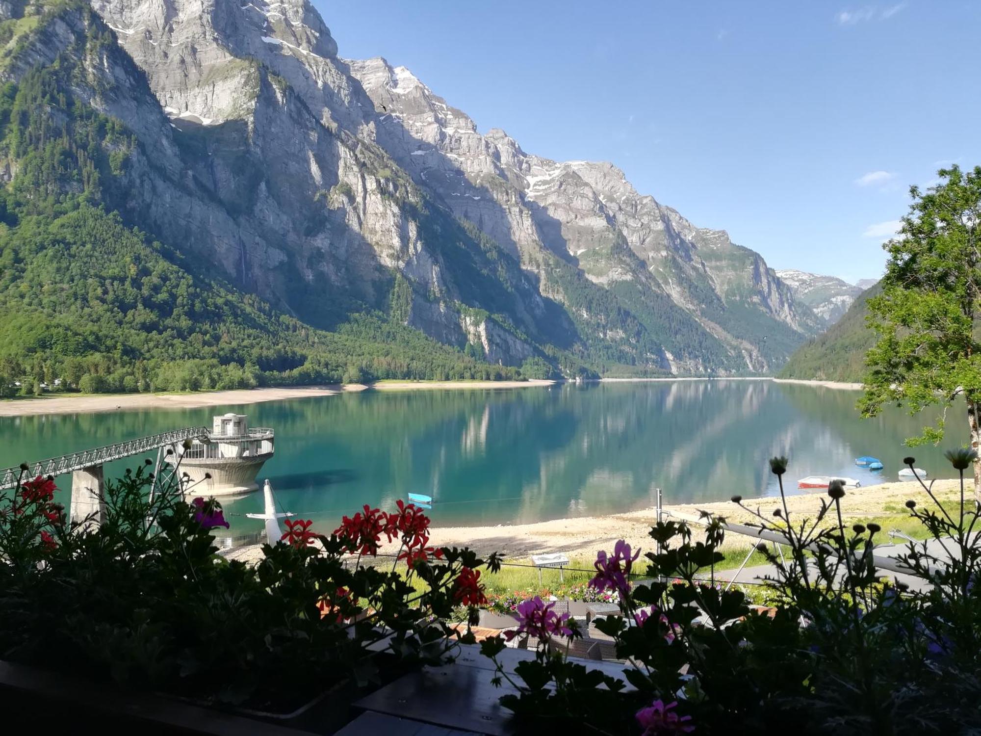 Hotel Rhodannenberg AG Glarus Zimmer foto